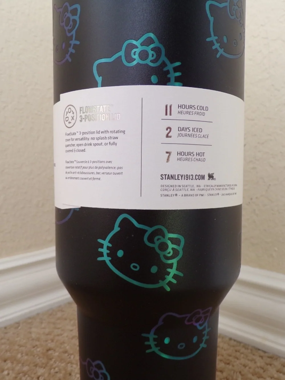 Stanley x Hello Kitty 40 oz Quencher H2.0 Rainbow Swirl Tumbler NWT